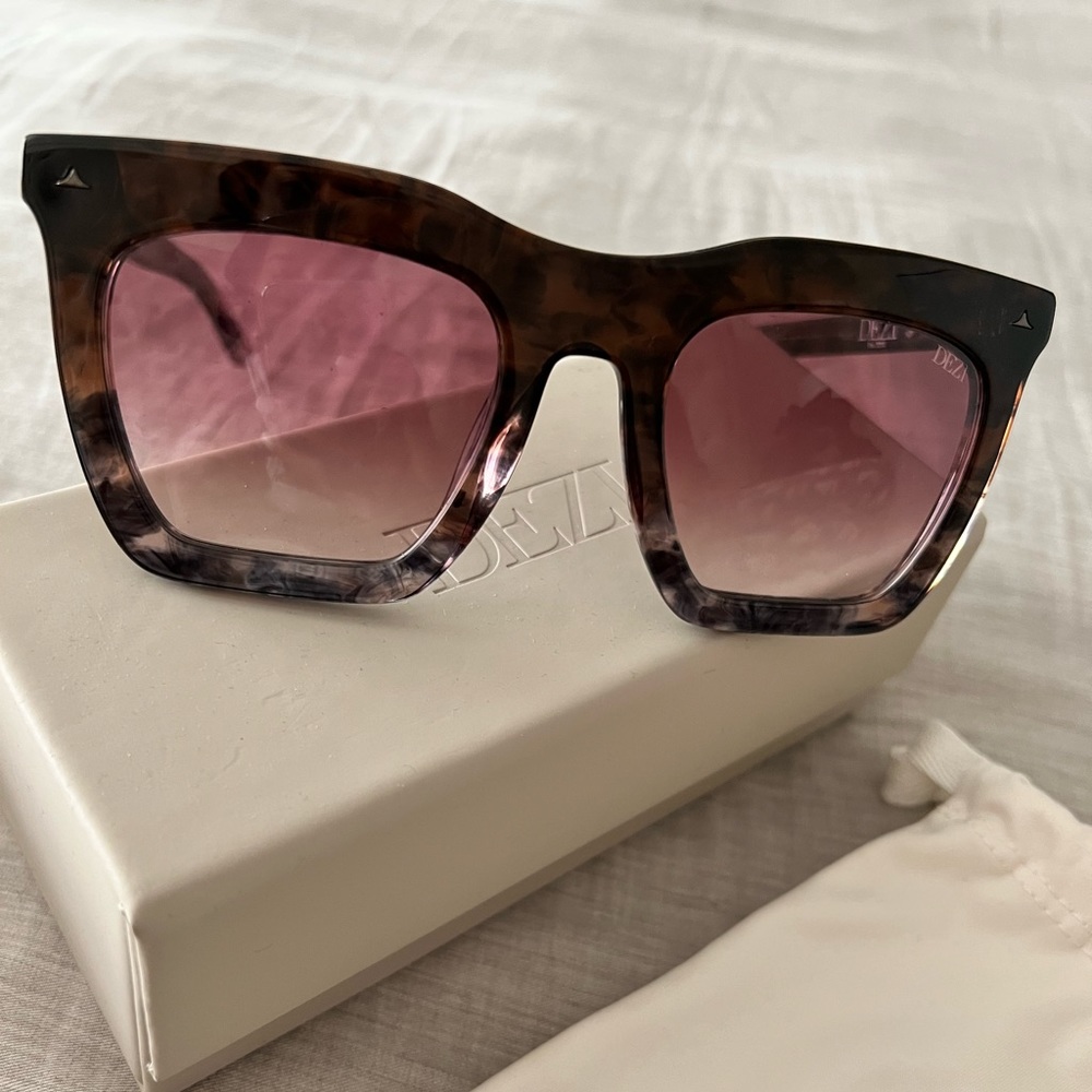 DEZI SUNGLASSES